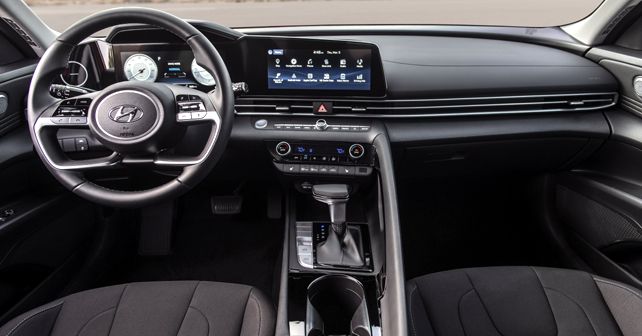 2021 Hyundai Elantra dashboard layout