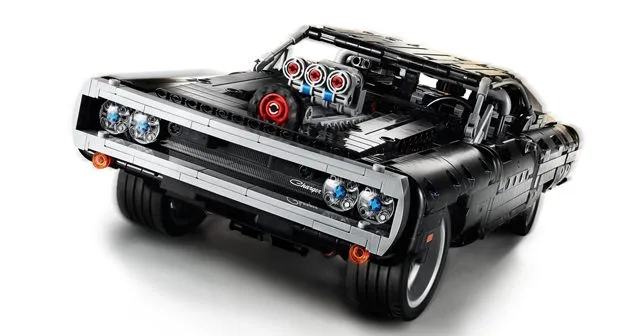 Lego Dodge Charger V8 Final