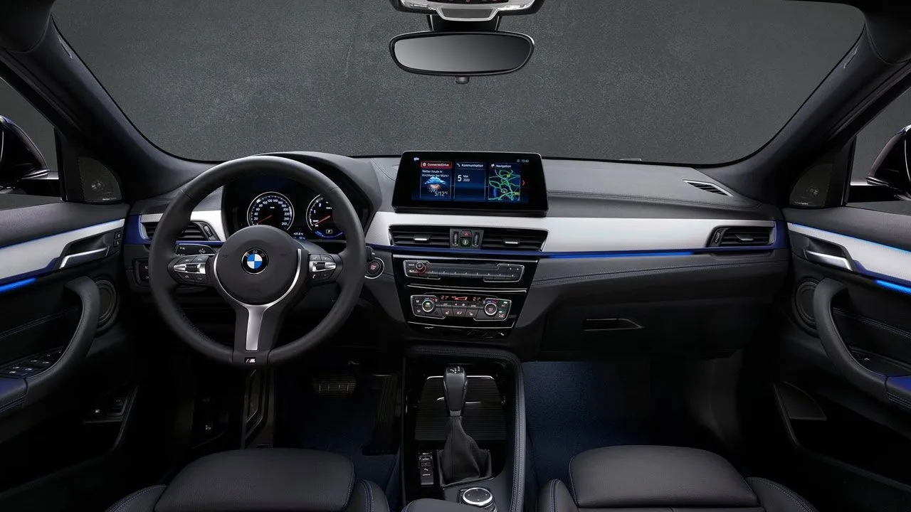 BMW X2 XDrive25e Hybrid Interior