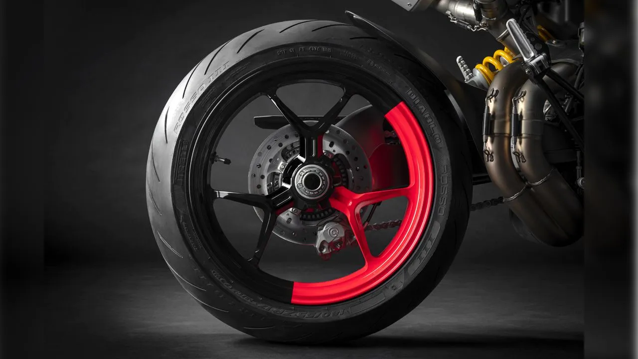 Ducati Hypermotard 950 RVE Rear Wheel Paint Scheme