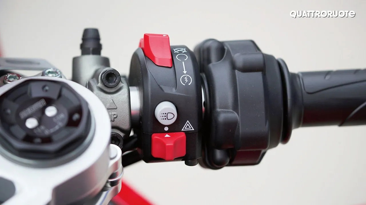 Ducati Panigale V2 Switchgear