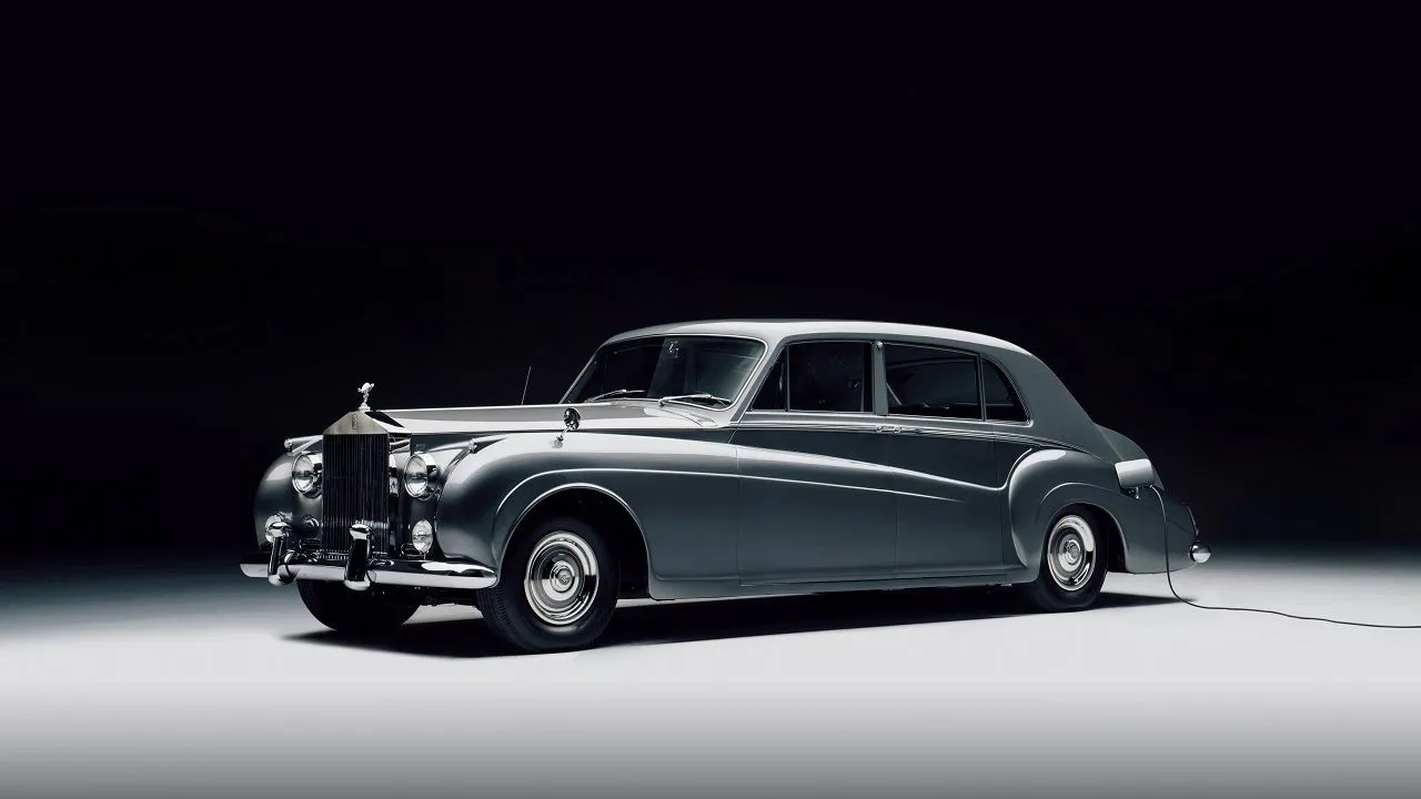 Rolls Royce Phantom V Electrified Lunaz Front