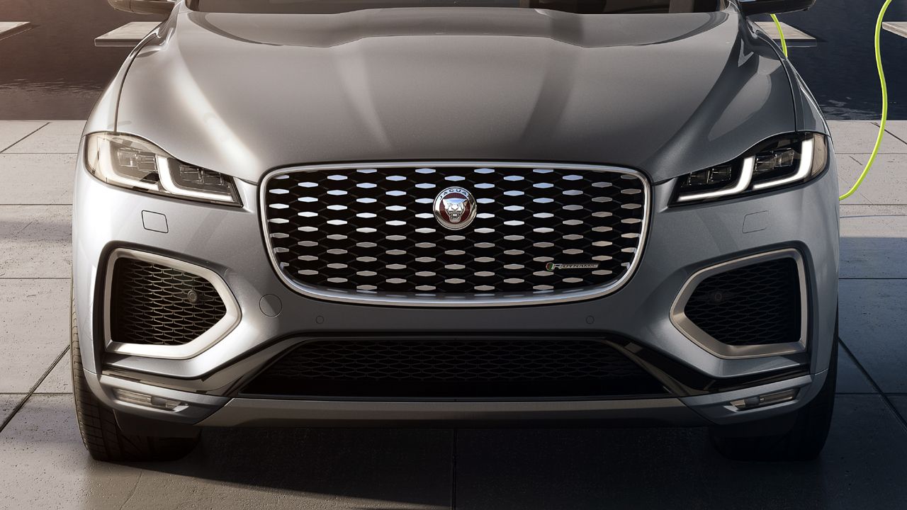 2021 Jaguar F PACE P400e Front Design