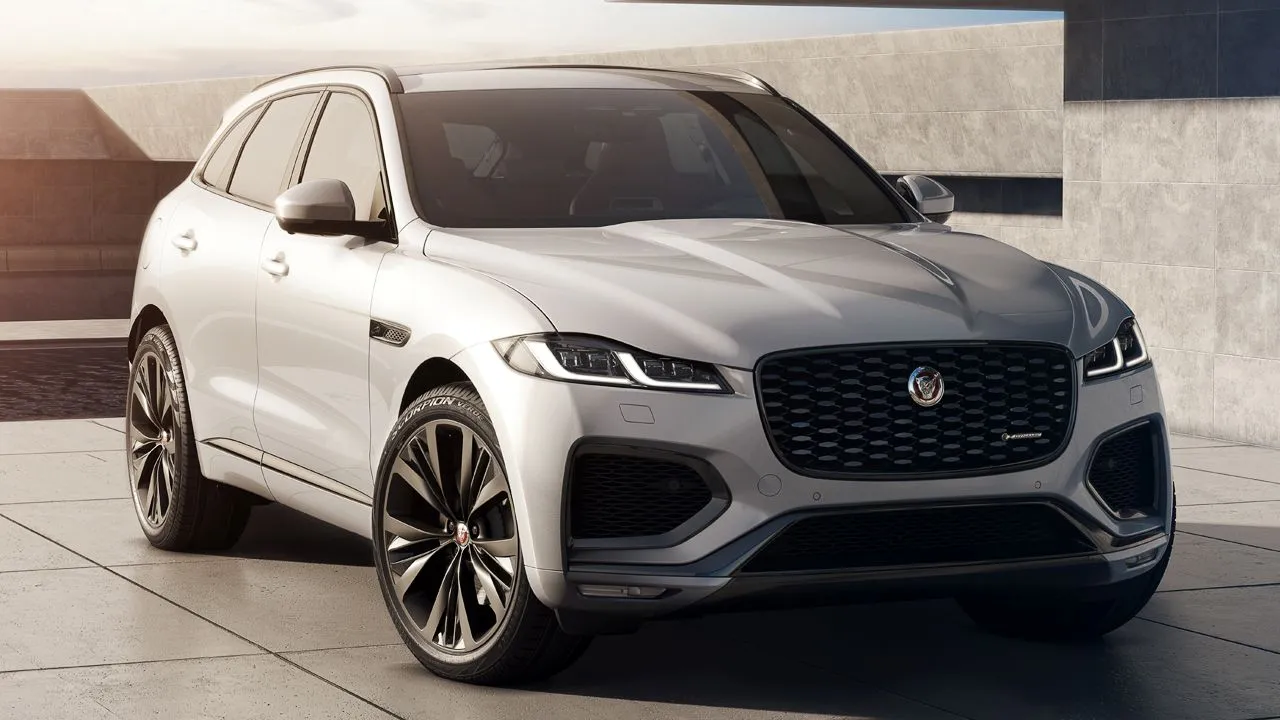 2021 Jaguar F PACE Static Front Quarter