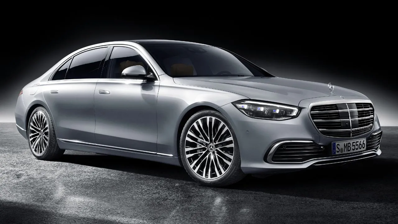 2021 Mercedes Benz S Class Front Quarter View RHS