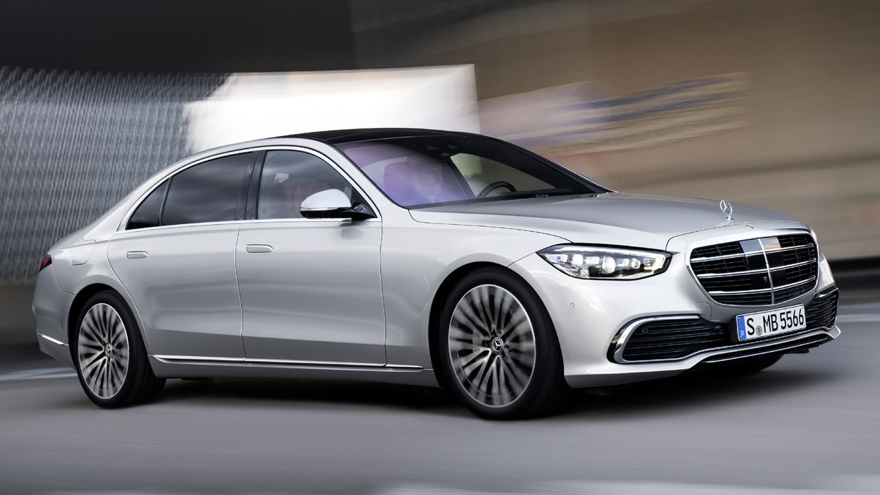 2021 Mercedes Benz S Class Front Quarter Motion