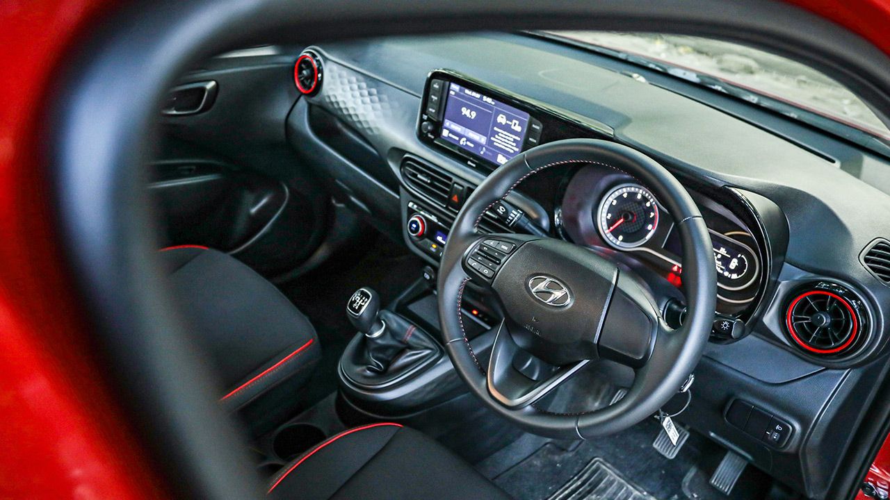 Hyundai Grand i10 Turbo interior