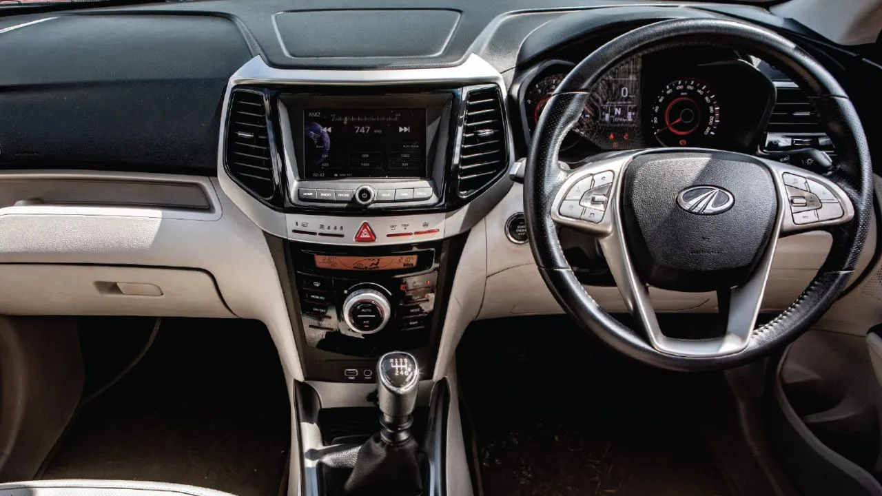 mahindra xuv300 petrol manual interior