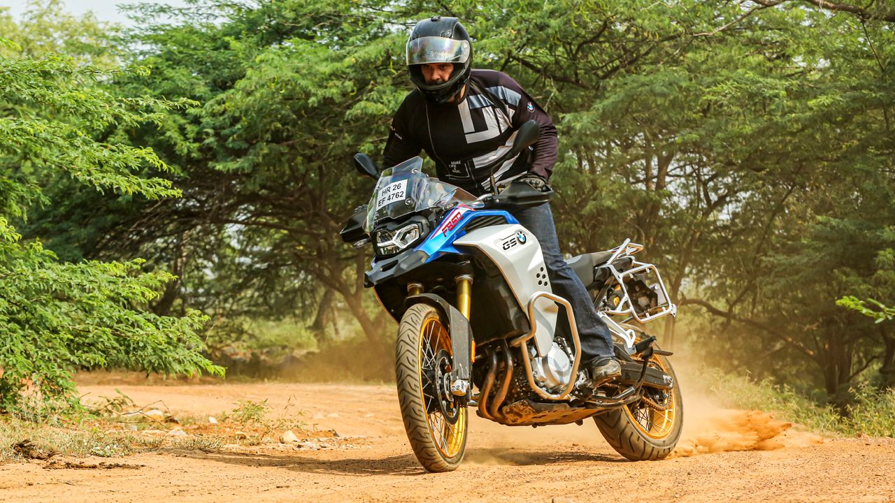 BMW F 850 GS Adventure Motion Side