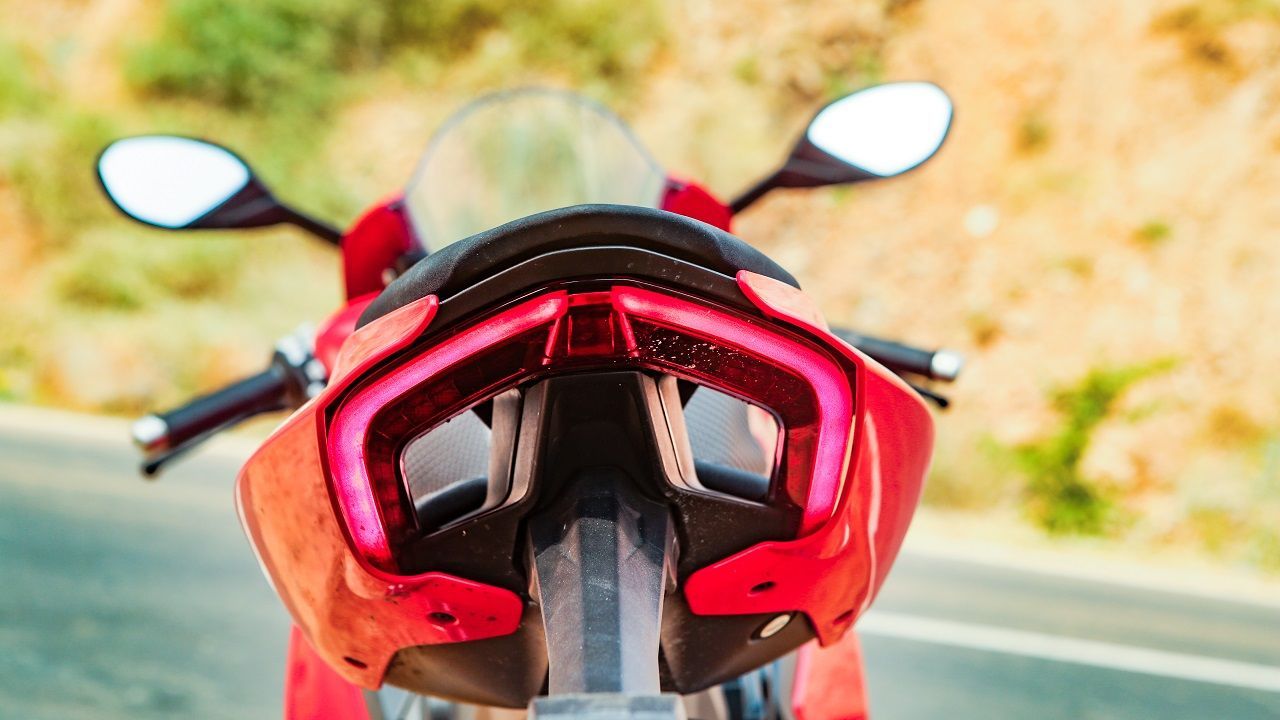 Ducati Panigale V2 Image 11 