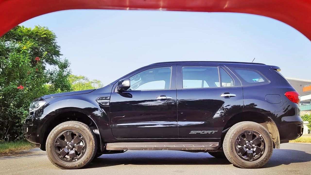 Ford Endeavour Sport Edition side profile