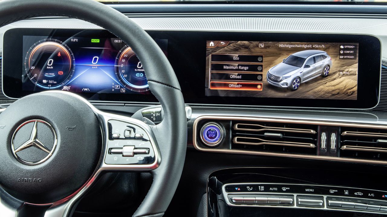 Mercedes Benz EQC 4x4 Concept Instrumentation