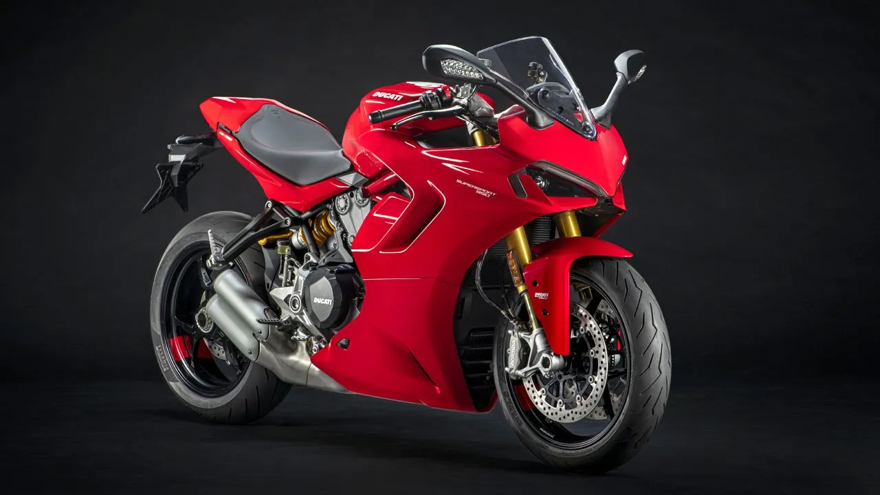 2021 Ducati 950 SuperSport S Red Front Quarter 2021 Ducati 950 SuperSport S Red Front Quarter