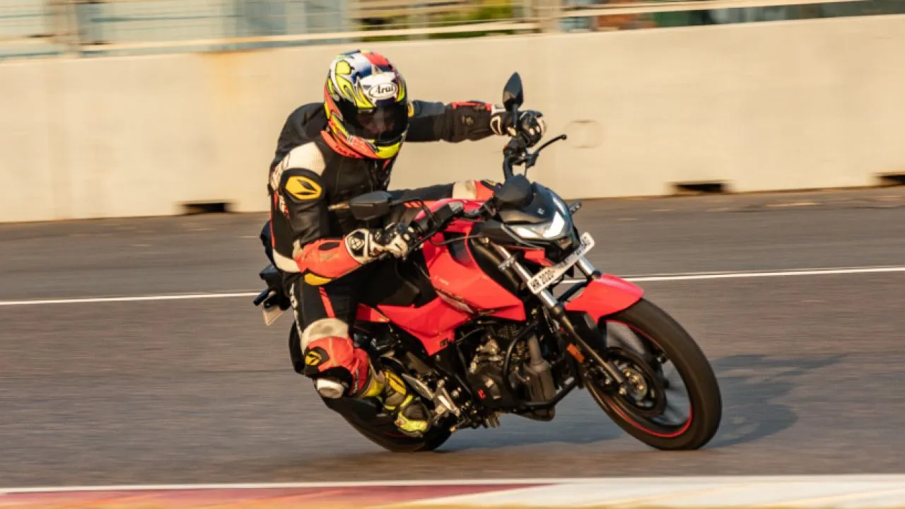 Hero Xtreme 160R Motion