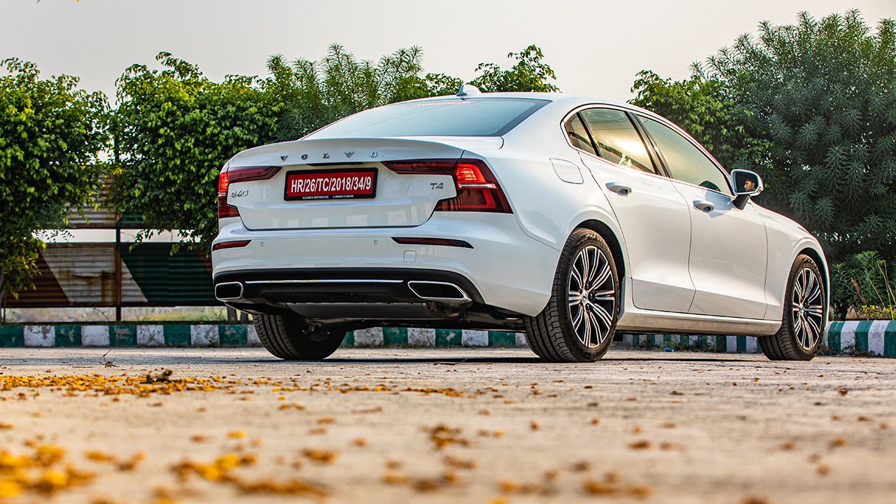 2021 Volvo S60 rear angle