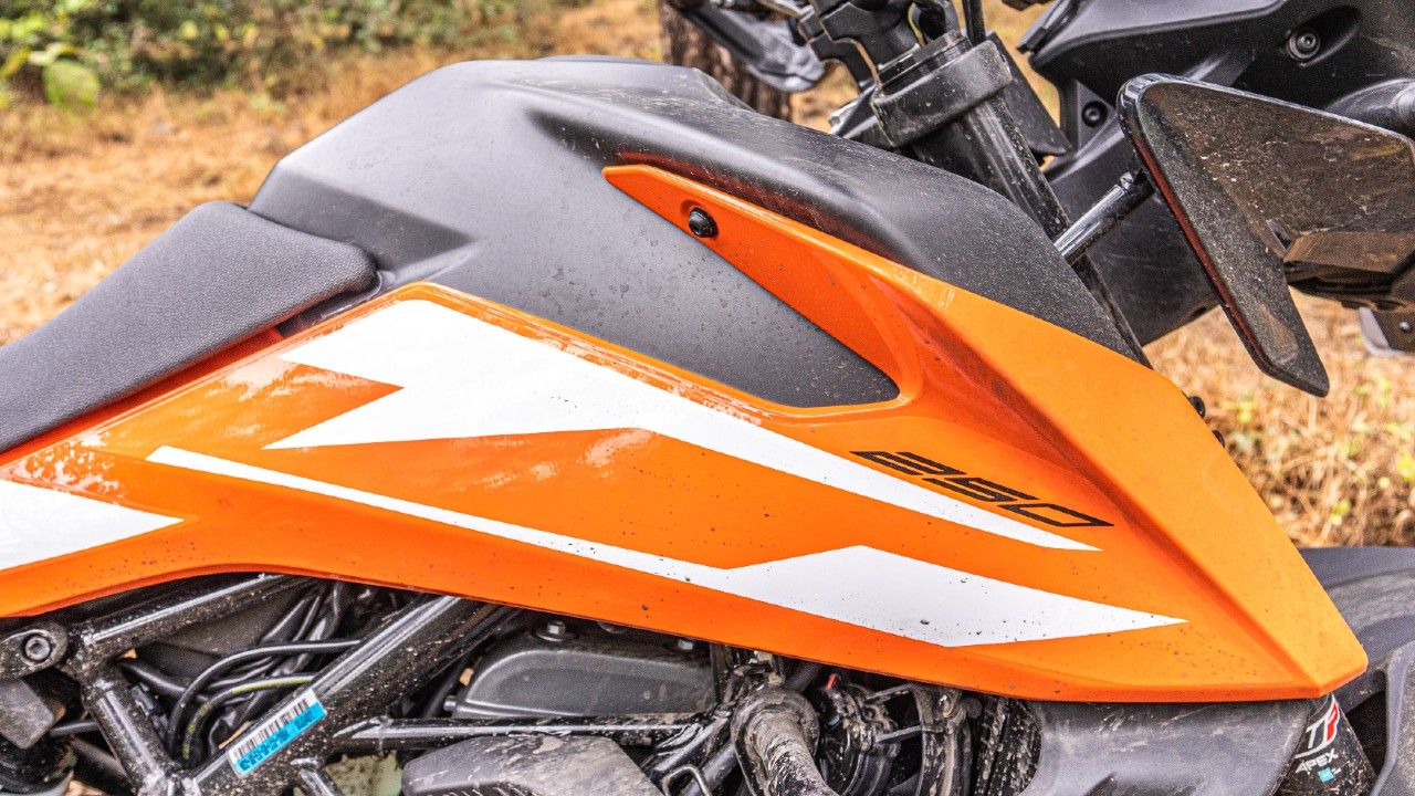 Ktm 250 Adevnture Review First Ride Details Fuel Tank M