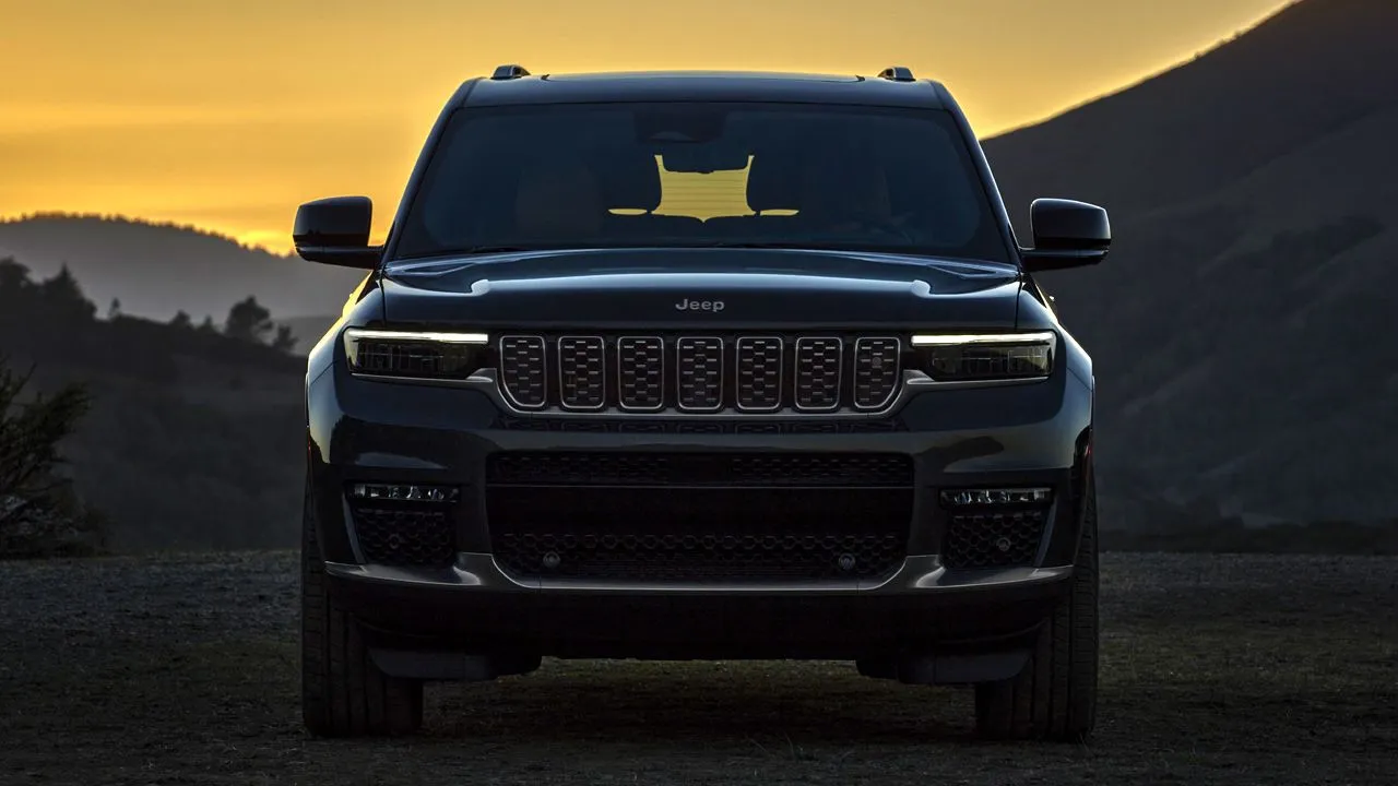 2021 Jeep Grand Cherokee L Front View