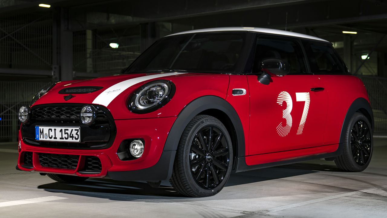 MINI Cooper Paddy Hopkirk Edition Front Quarter