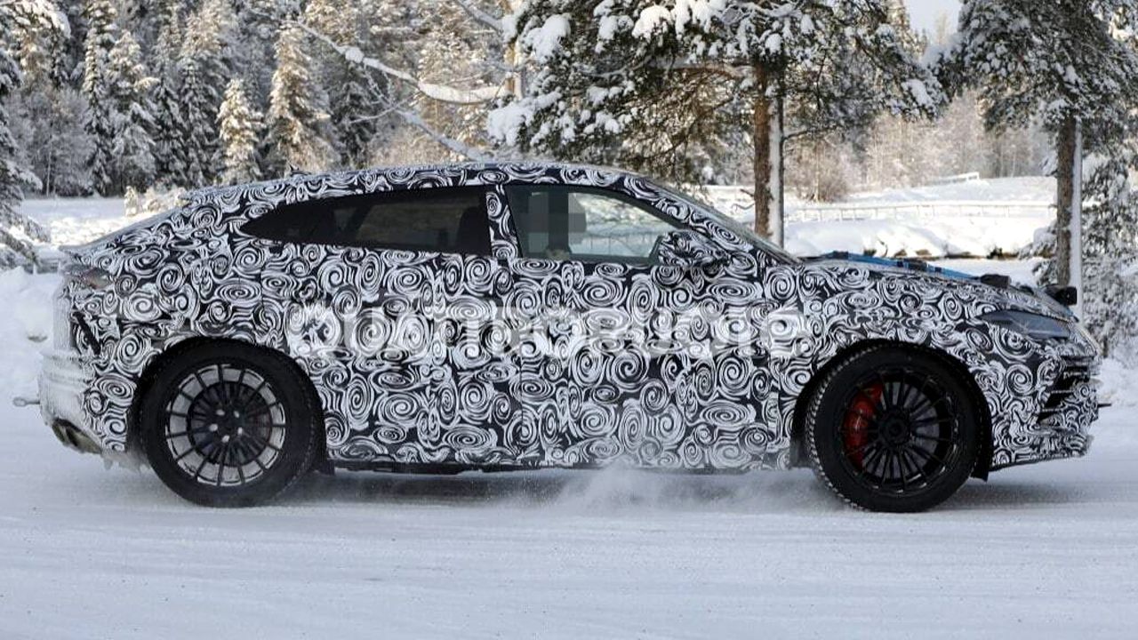 2021 Lamborghini Urus Evo 03