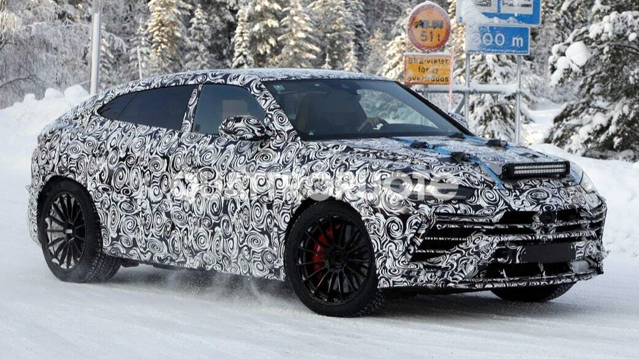 2021 Lamborghini Urus Evo 09