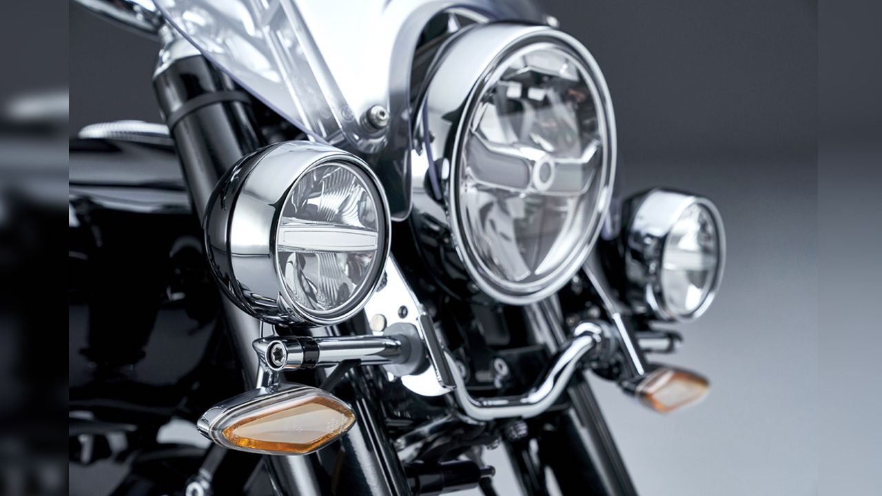 BMW R 18 Classic LED Fog Lamps And Headlamp