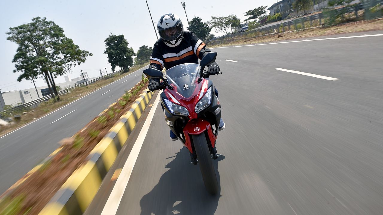KM 3000 Front Motion