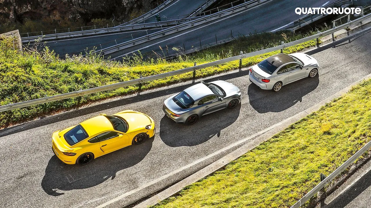 Porsche 718 Cayman GT4 vs Alpine A 110 S vs BMW M2 CS Top View Porsche 718 Cayman GT4 vs Alpine A 110 S vs BMW M2 CS Top View