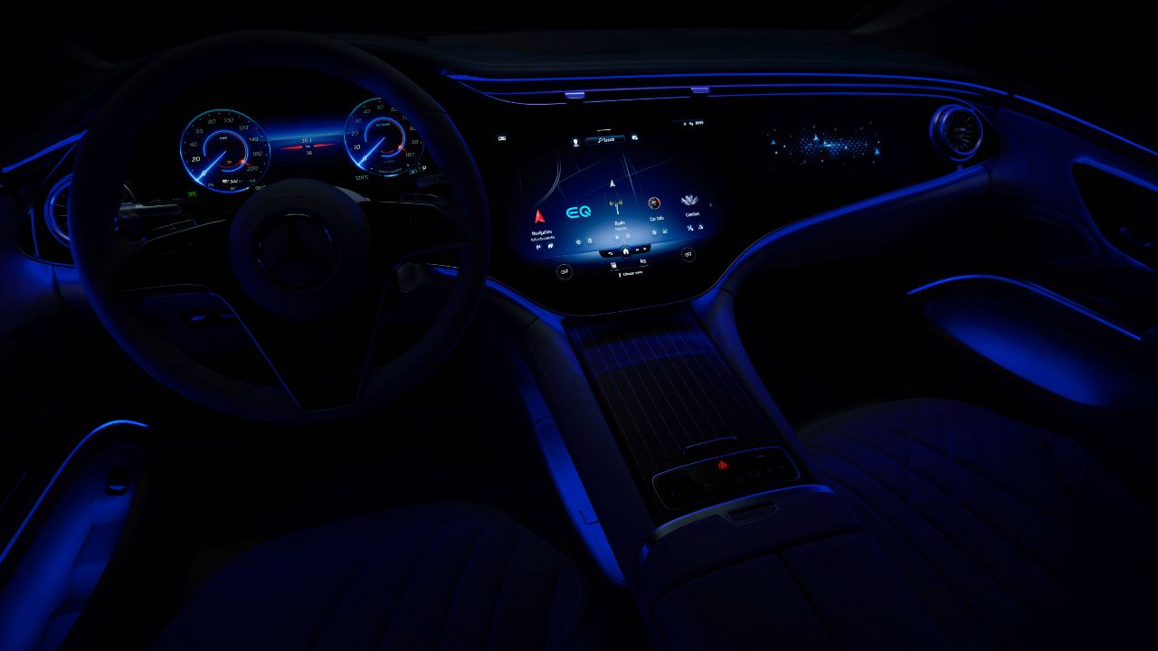 Mercedes Benz EQS Interior MBUS Hyperscreen