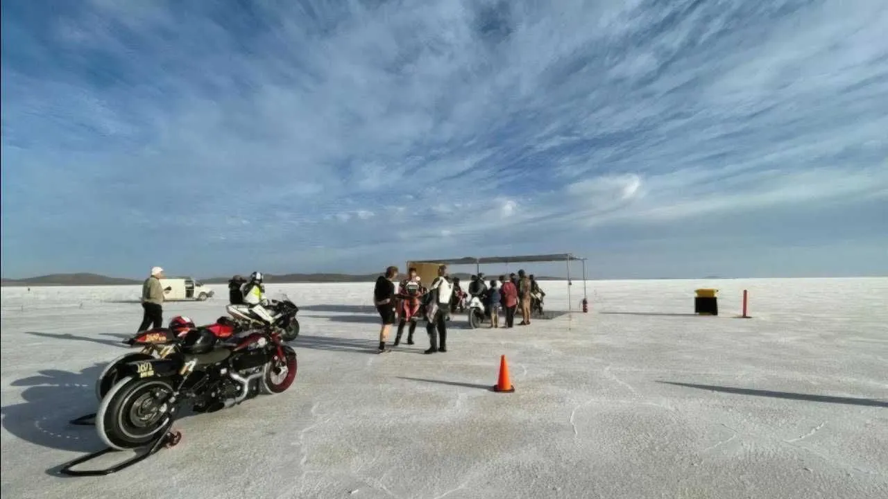 Royal Enfield Interceptor 650 Top Speed Run Australia 3 