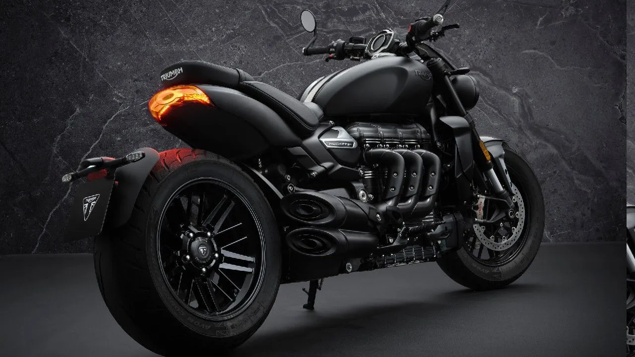Triumph Rocker 3 R GT Black Editions 4