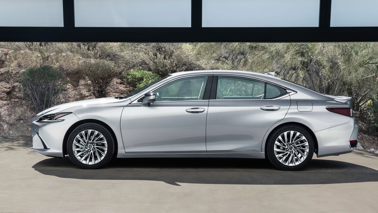 2021 Lexus ES 300h Facelift 1 