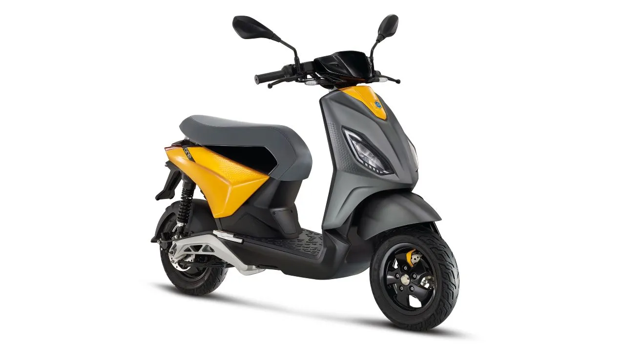 Piaggio ONE Electric Scooter Previewed 1 