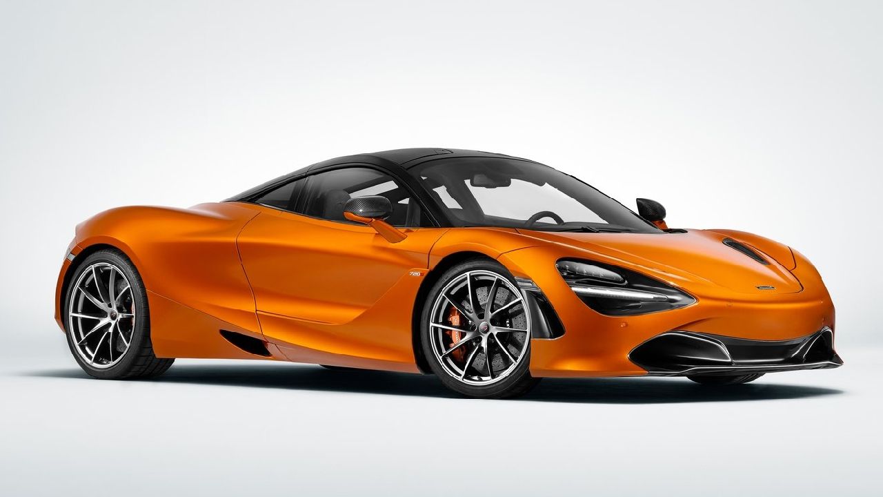 Mclaren 720S Coupe Front Three Quarter Shot