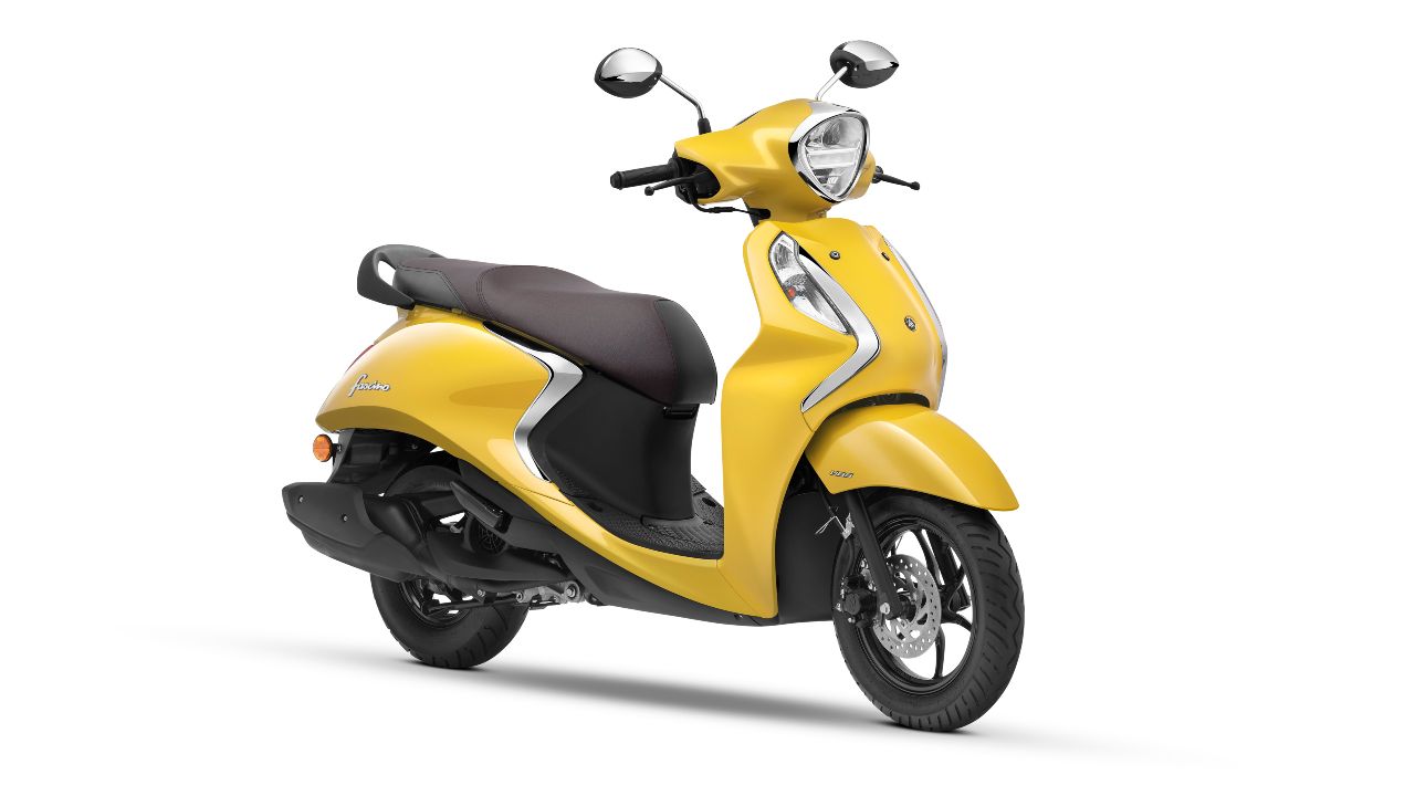 Yamaha Fascino 125 Hybrid Yellow Cocktail Three Quarter Static Shot