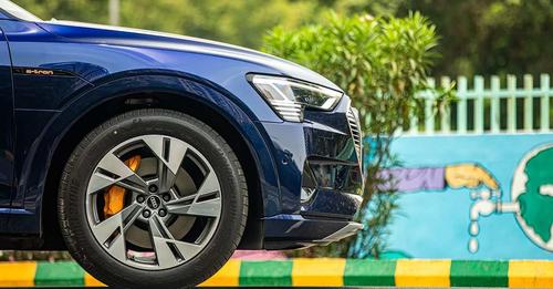 2021 Audi e tron wheel1