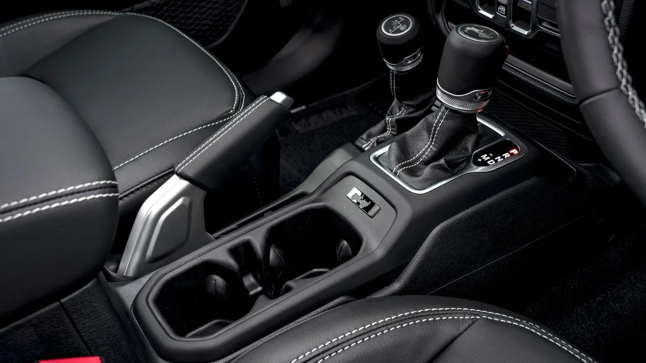 2021 Jeep Wrangler Gear And Offroad Lever