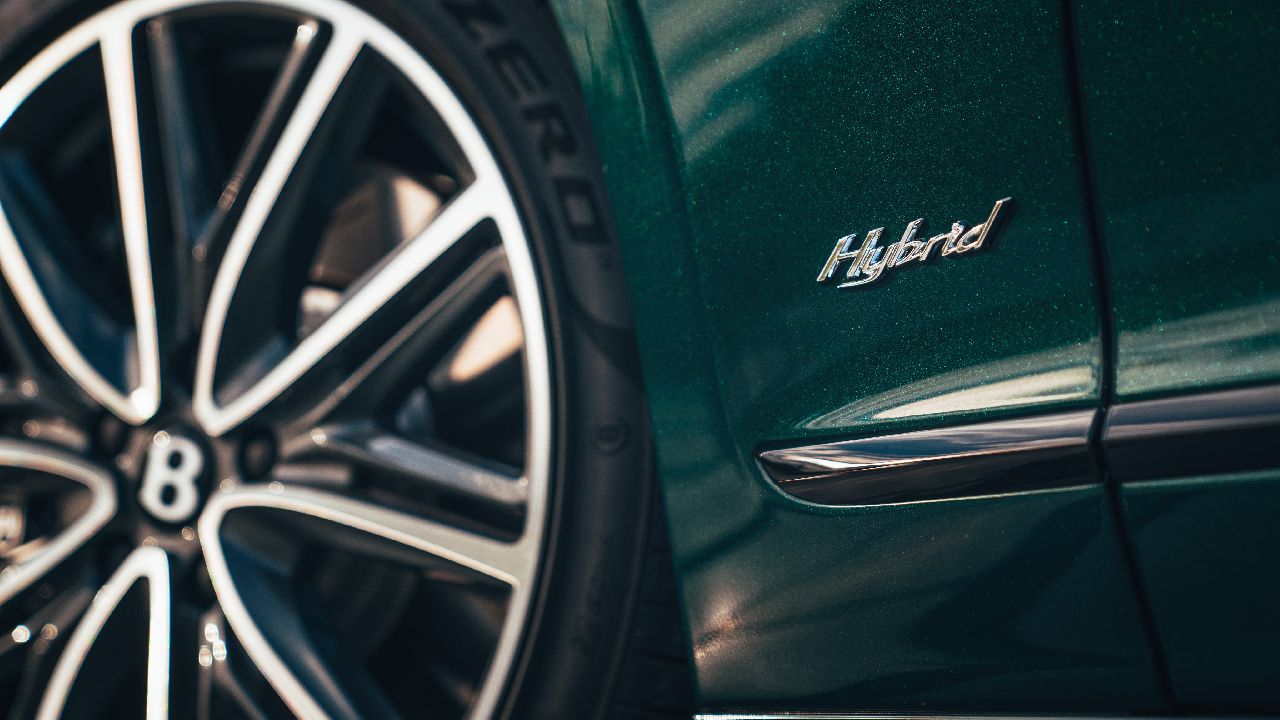 Bentley Flying Spur Hybrid Badge