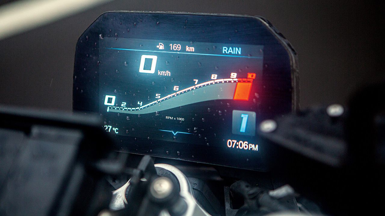 BMW F 900 R Digital Instrumentation