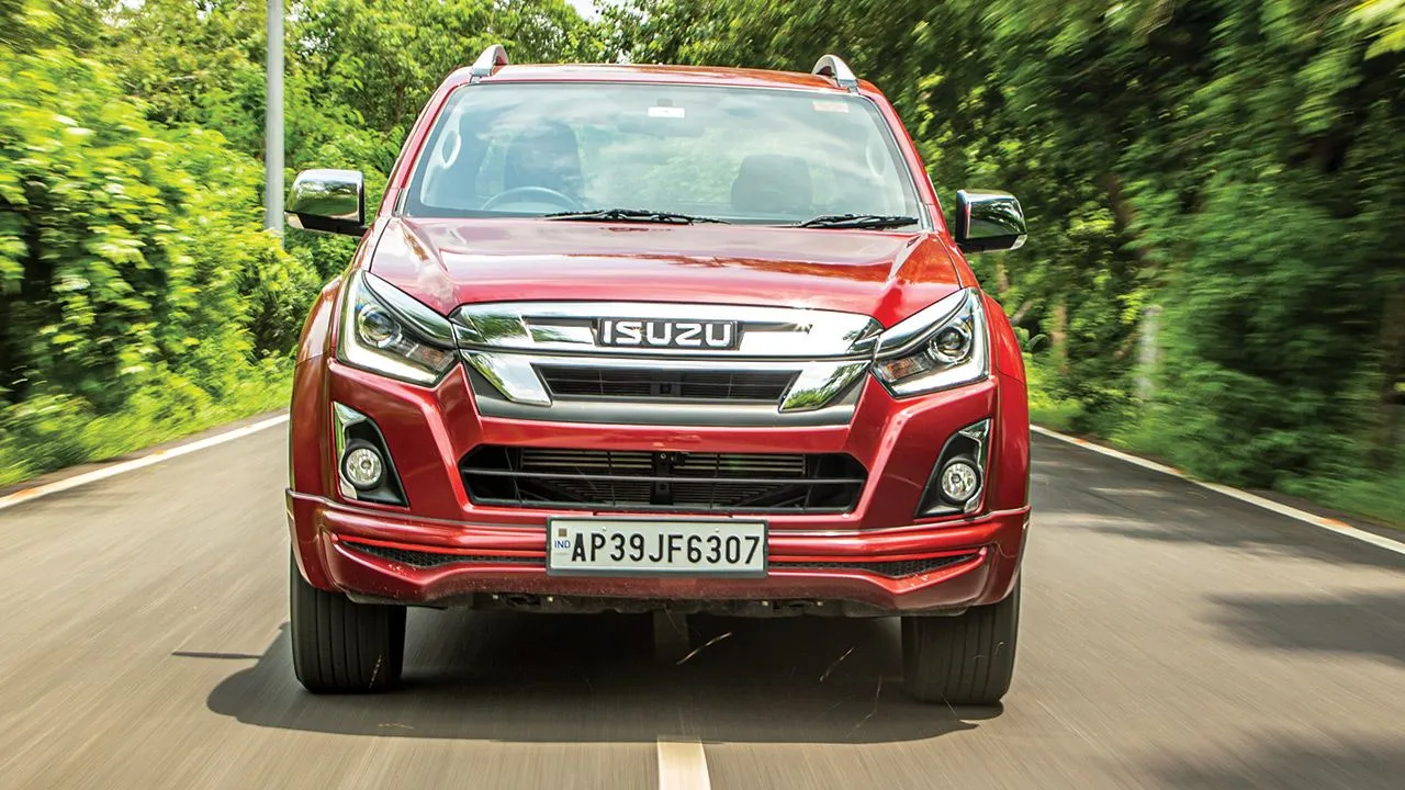 BS6 Isuzu D Max V Cross Front Motion