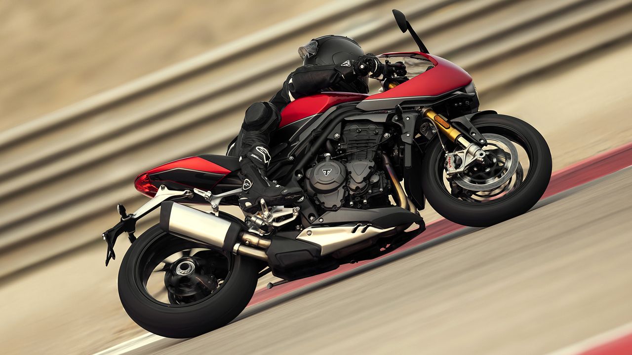 2022 Triumph Speed Triple 1200 RR Track Motion