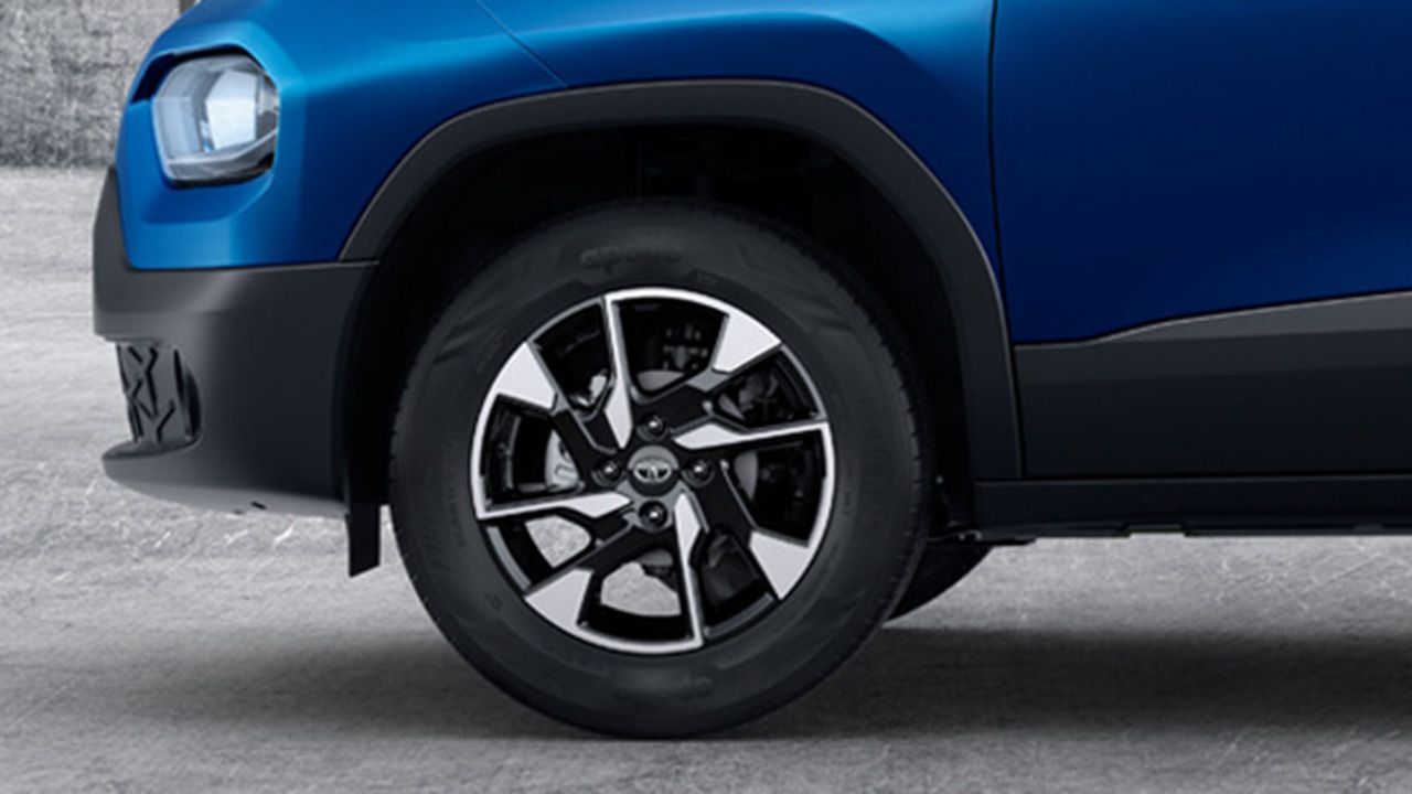 16 diamond cut alloy wheels