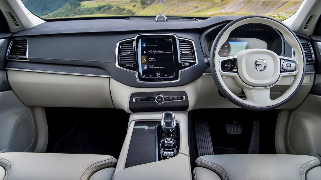2021 Volvo XC90 Interior Details Dashboard