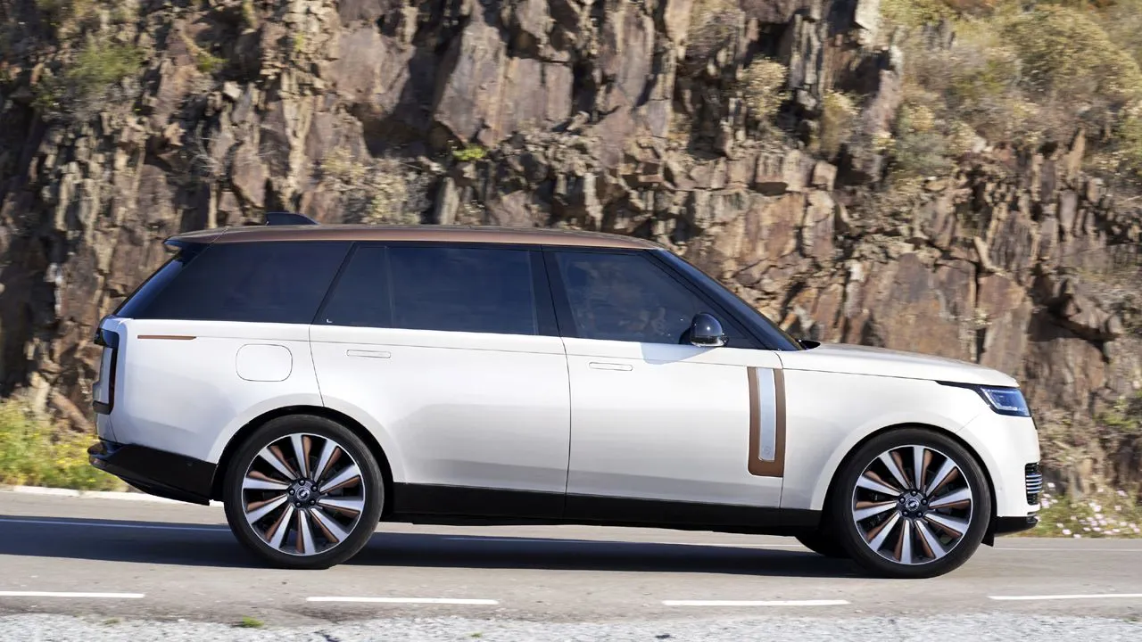 2022 Range Rover LWB Side View