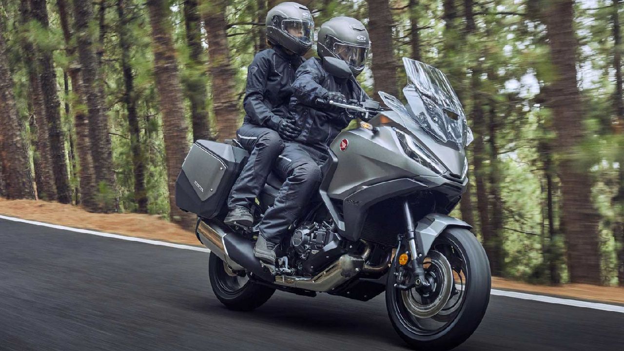Honda NT1100 Front Three Quarter Motion