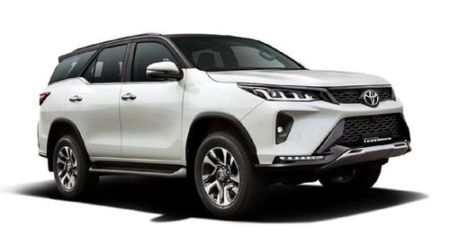Toyota Fortuner Legender 4x4 Front Three Quarter Static