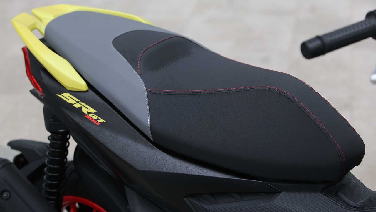 Aprilia SR GT 200 Seat