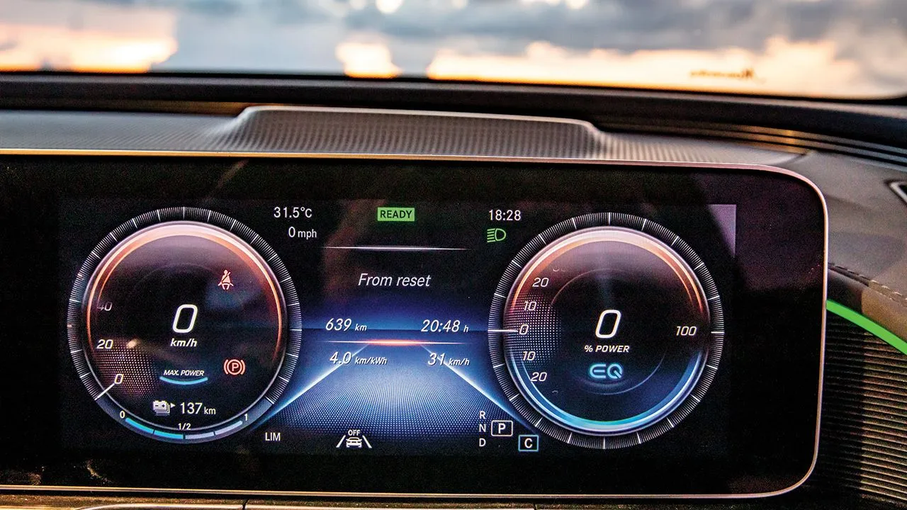 Mercedes Benz EQC Digital Instrumentation jpg