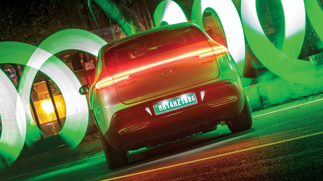 Mercedes Benz EQC Green Background Light Static jpg