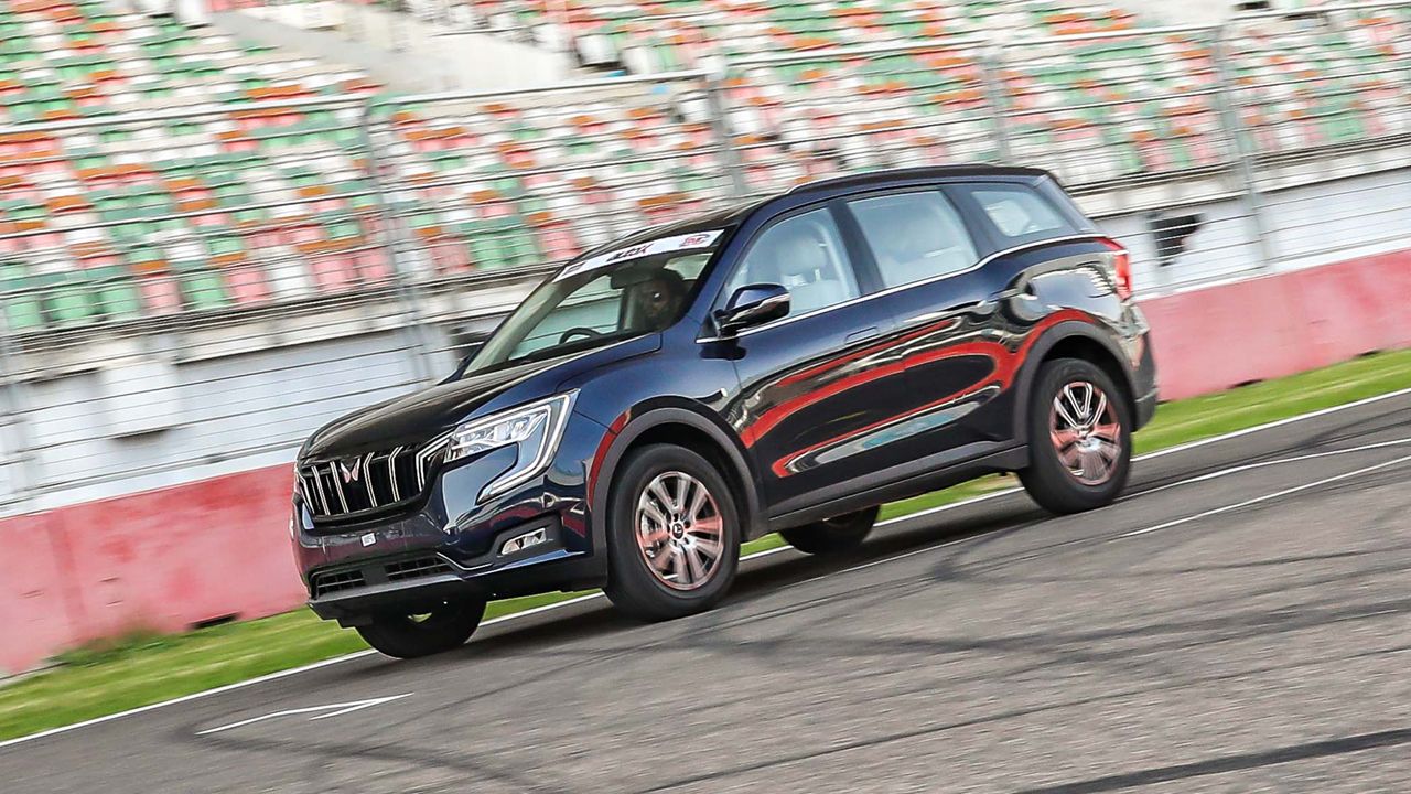 AutoX Mega Test 2021 Mahindra XUV700