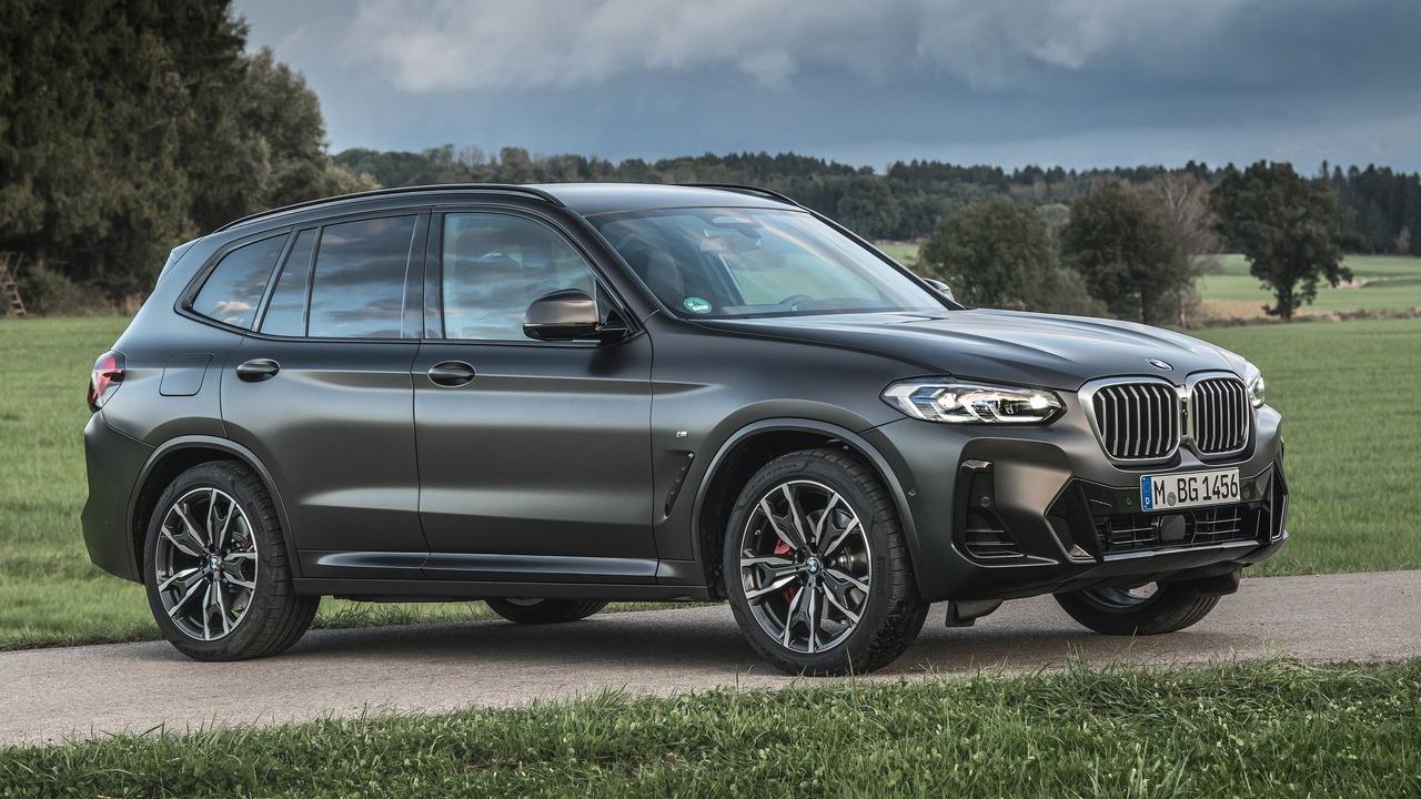 2022 BMW X3 Facelift Front Three Quarter Static